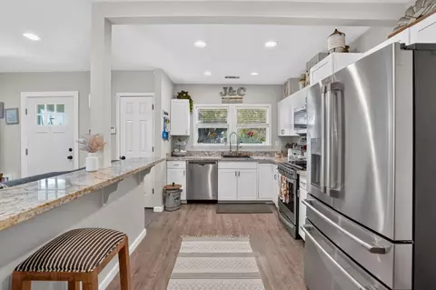 Kitchen - 6909 E Haight Rd, Lodi, CA 95240 photo 4 of 4