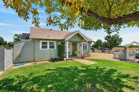Exterior - 6909 E Haight Rd, Lodi, CA 95240 photo 8 of 17