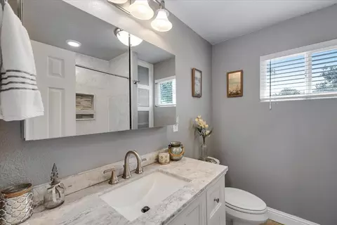 Bath - 4620 Bayview Dr, Copperopolis, CA 95228 photo 2 of 5