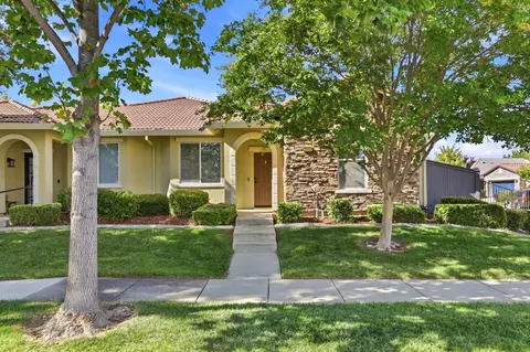 2201 Rose Arbur Dr, Sacramento, CA 95835