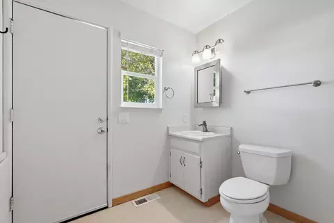 Bath - 4836 Freshwater Rd, Williams, CA 95987 photo 8 of 9