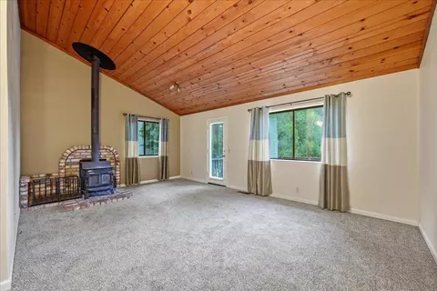 Living - 11261 Edward Dr, Grass Valley, CA 95949 photo 2 of 3