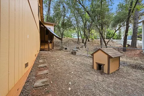 Exterior - 11261 Edward Dr, Grass Valley, CA 95949 photo 6 of 10