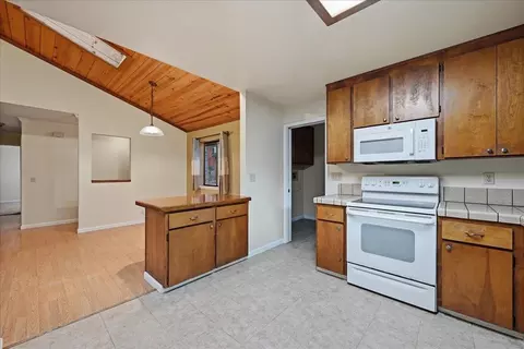 Kitchen - 11261 Edward Dr, Grass Valley, CA 95949 photo 1 of 3