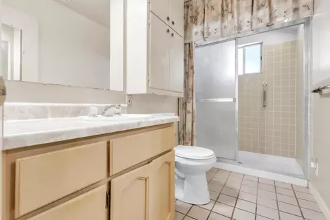 Bath - 1901 8th Ave, Olivehurst, CA 95961 photo 1 of 3