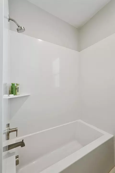 Bath - 2906 Ashton St, Lodi, CA 95242 photo 3 of 4