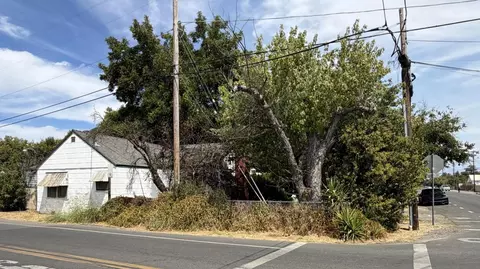 1113 Grand Ave, Olivehurst, CA 95961 photo 2