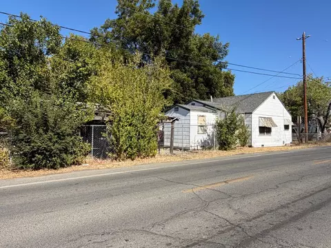 Exterior - 1113 Grand Ave, Olivehurst, CA 95961 photo 9 of 10