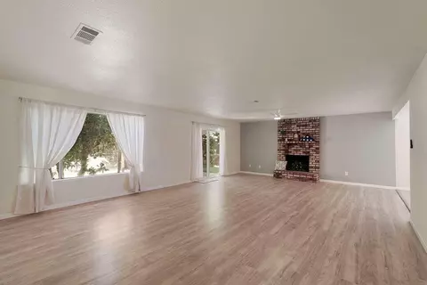 Living - 303 Vineyard Dr, Lodi, CA 95240 photo 1 of 6