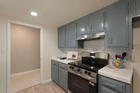 Kitchen - 303 Vineyard Dr, Lodi, CA 95240 photo 2 of 3
