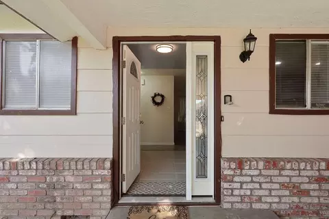 Entry Way - 303 Vineyard Dr, Lodi, CA 95240 photo 1 of 1
