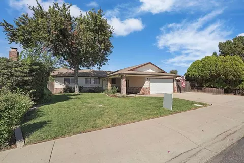 Exterior - 303 Vineyard Dr, Lodi, CA 95240 photo 2 of 4