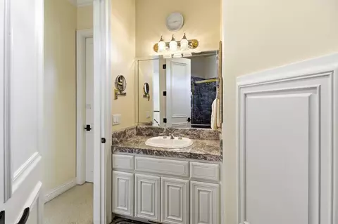 Bath - 5585 E Saint Francis Cir #E, Loomis, CA 95650 photo 8 of 9