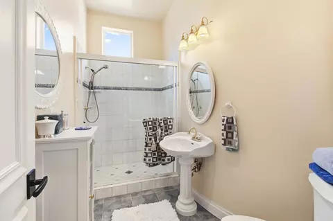 Bath - 5585 E Saint Francis Cir #E, Loomis, CA 95650 photo 5 of 9