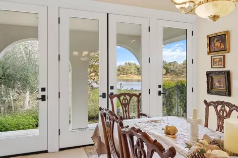Dining - 5585 E Saint Francis Cir #E, Loomis, CA 95650 photo 2 of 6