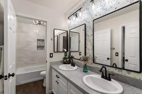 Bath - 2467 Greystone Dr, Tracy, CA 95377 photo 6 of 6