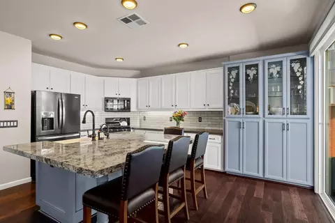 Kitchen - 2467 Greystone Dr, Tracy, CA 95377 photo 3 of 9