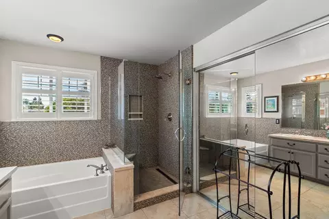 Bath - 2467 Greystone Dr, Tracy, CA 95377 photo 5 of 6
