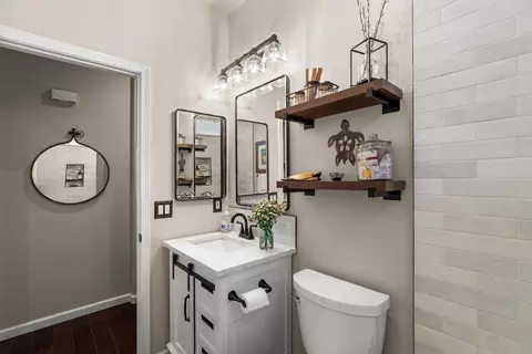 Bath - 2467 Greystone Dr, Tracy, CA 95377 photo 3 of 6