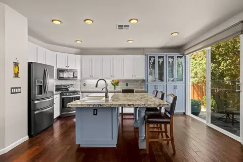 Kitchen - 2467 Greystone Dr, Tracy, CA 95377 photo 2 of 9