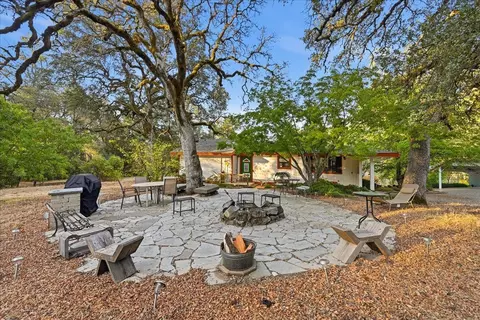 Exterior - 12501 Sutherland Dr, Grass Valley, CA 95949 photo 5 of 28