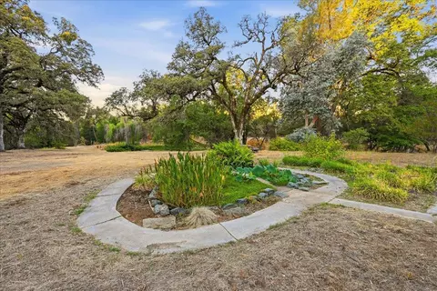 Exterior - 12501 Sutherland Dr, Grass Valley, CA 95949 photo 10 of 28
