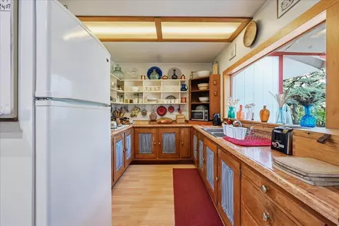 Kitchen - 12501 Sutherland Dr, Grass Valley, CA 95949 photo 4 of 4