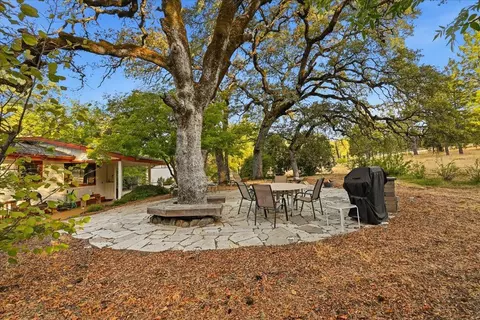 Exterior - 12501 Sutherland Dr, Grass Valley, CA 95949 photo 6 of 28