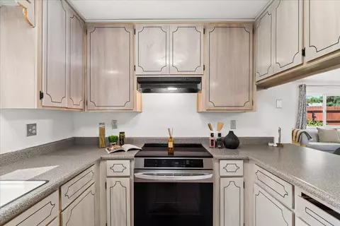 Kitchen - 800 W Union Ave, Modesto, CA 95356 photo 4 of 5