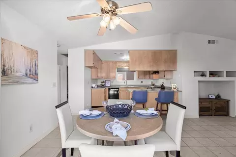 Dining - 800 W Union Ave, Modesto, CA 95356 photo 4 of 4