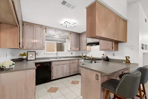 Kitchen - 800 W Union Ave, Modesto, CA 95356 photo 2 of 5