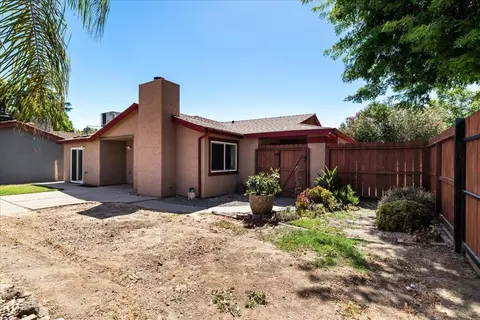 Exterior - 800 W Union Ave, Modesto, CA 95356 photo 10 of 13