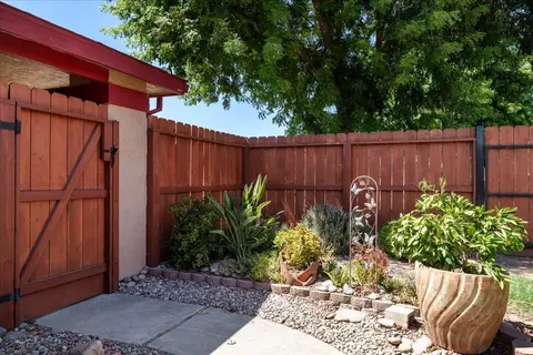 Exterior - 800 W Union Ave, Modesto, CA 95356 photo 9 of 13