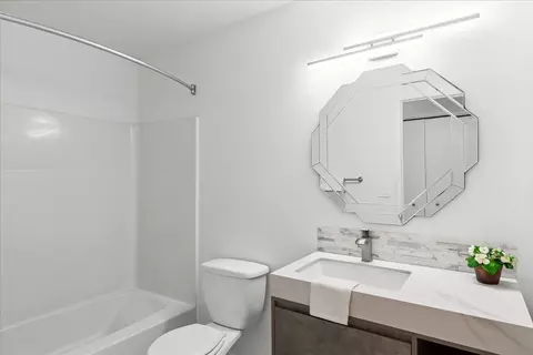 Bath - 800 W Union Ave, Modesto, CA 95356 photo 1 of 3