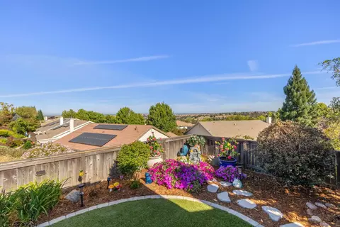 Exterior - 2810 Springfield Dr, Rocklin, CA 95765 photo 11 of 16