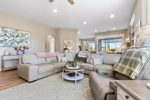 Living - 2810 Springfield Dr, Rocklin, CA 95765 photo 6 of 8