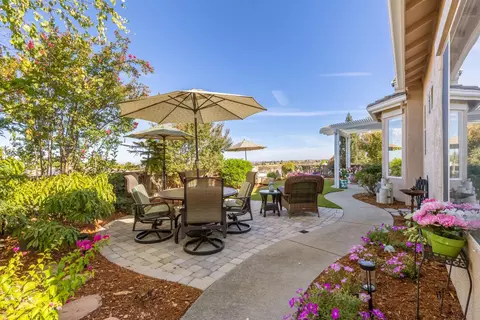Exterior - 2810 Springfield Dr, Rocklin, CA 95765 photo 8 of 16