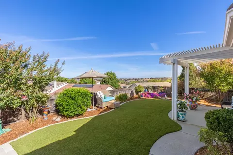 Exterior - 2810 Springfield Dr, Rocklin, CA 95765 photo 9 of 16