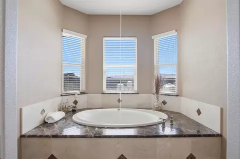 Bath - 32521 S Koster Rd, Tracy, CA 95304 photo 9 of 10