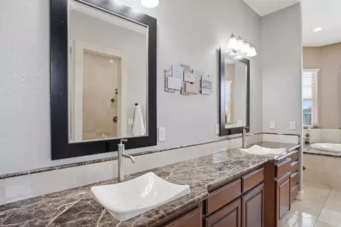 Bath - 32521 S Koster Rd, Tracy, CA 95304 photo 5 of 10