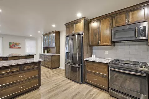 Kitchen - 2728 Cedar St, Sutter, CA 95982 photo 5 of 7