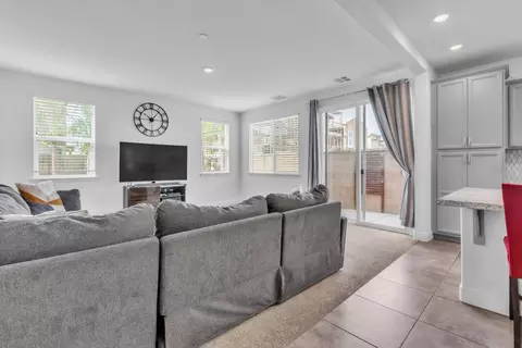 Living - 1653 Lion, Rocklin, CA 95765 photo 2 of 2