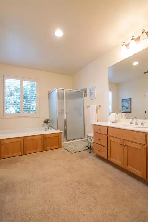 Bath - 3313 Vancouver Dr, Modesto, CA 95355 photo 5 of 9