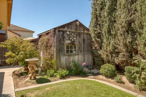 Exterior - 3313 Vancouver Dr, Modesto, CA 95355 photo 16 of 20