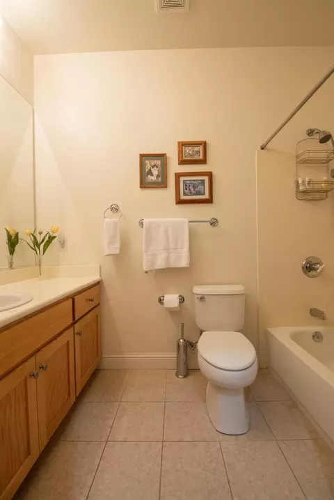 Bath - 3313 Vancouver Dr, Modesto, CA 95355 photo 9 of 9