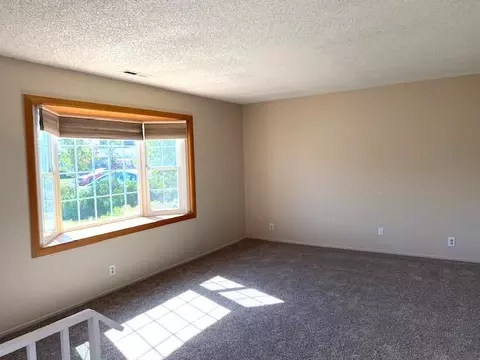Living - 2985 Redwood Dr, Merced, CA 95340 photo 1 of 3