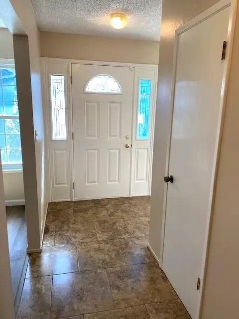 Entry Way - 2985 Redwood Dr, Merced, CA 95340 photo 1 of 3