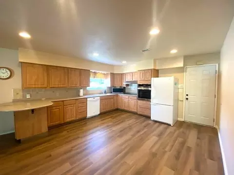 Kitchen - 2985 Redwood Dr, Merced, CA 95340 photo 1 of 2