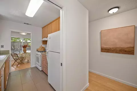 Entry Way - 115 Guaymas Pl, Davis, CA 95616 photo 2 of 4