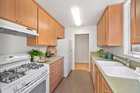 Kitchen - 115 Guaymas Pl, Davis, CA 95616 photo 3 of 3